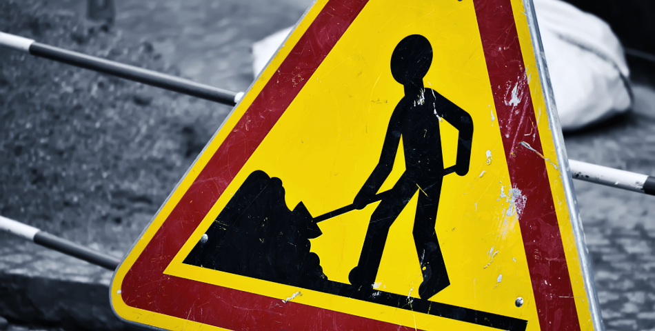 Travaux de renouvellement du r&eacute;seau d&rsquo;eau potable sous l&rsquo;accotement  de la route d&eacute;partementale n&deg;347 entre Longu&eacute; et Vivy.